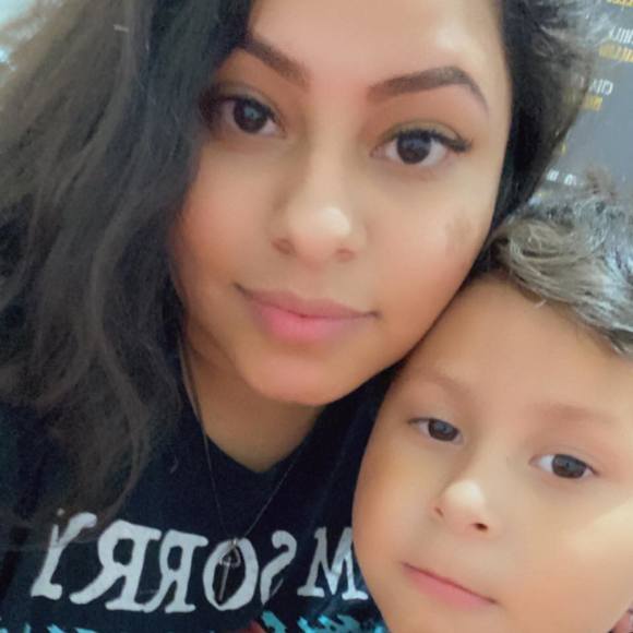 Meet your Posher, Lucia - Picture 1 of 1